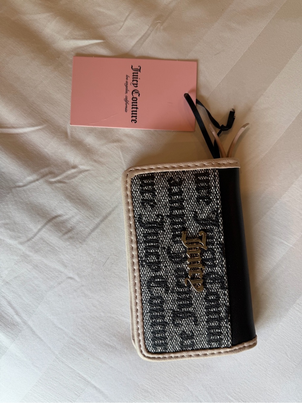 JUICY COUTURE Black, Beige & Gray Zip Card Case